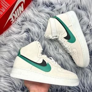 Nike Air Force 1 Hi SE